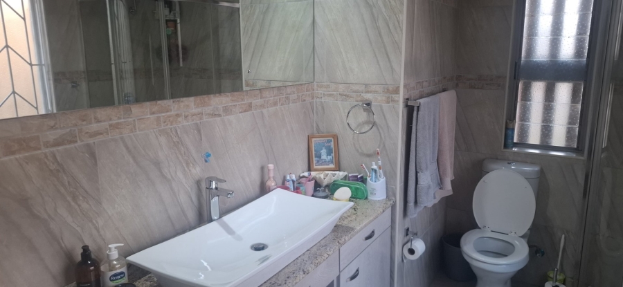 5 Bedroom Property for Sale in Suidrand Free State